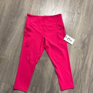 Zyia Active Party Pink Light N Tight hi-Rise Capri 20" size 8-10